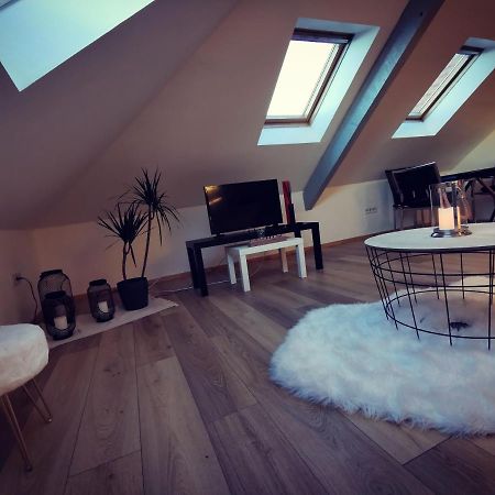Cosy Chic Apartment เอสชไตน์ ภายนอก รูปภาพ