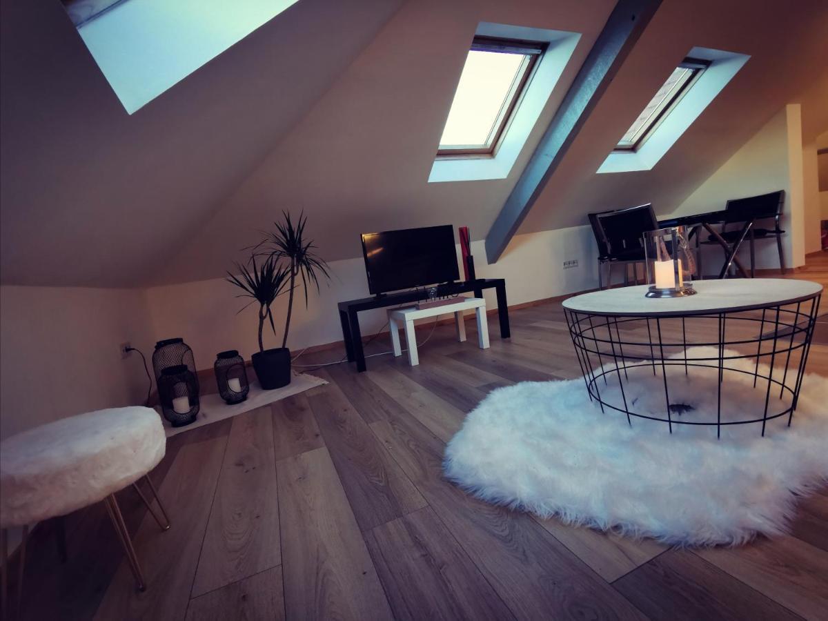 Cosy Chic Apartment เอสชไตน์ ภายนอก รูปภาพ